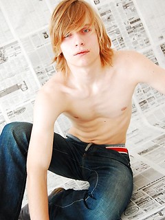 Horny twink guy stripping and shows his juicy tool