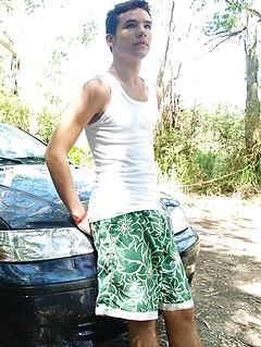 Hot twinks drive out of town to go down and dirty