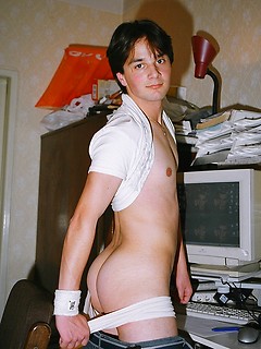 Cute twink stripping and shows his cock