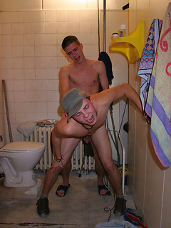 Well-hung hottie needs to unleash his load on someone