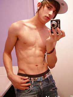 View hot pictures of sexy handsome guys