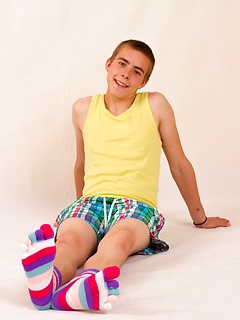 Handsome gay twink Lenny Evans exposes his delights