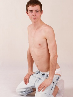 Sweet body of amateur gay Demas Tyrr will make you hot