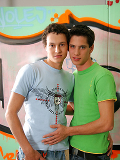 The way these two twinks attack each other you would think they hadnt had sex for weeks