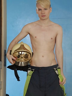 Horny Blond Twink Gets Rescued By Hero Hunk!
