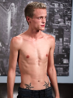Sexy blond twink Nicholas Reed stars in his first Helix LIVE show