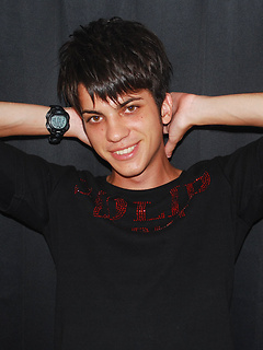 Shosei is a very sexy twink from Osaka