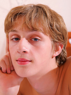 Teen gay boy Leonardo big cock