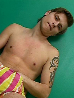 Toned twink Richard does some sit-ups to show us his athleticism before getting his cock out for ...
