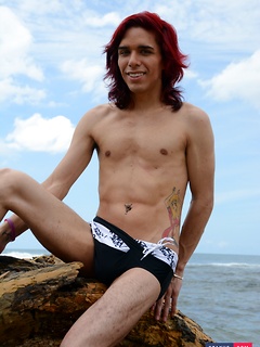 Quirky Young Yank Tourist Gets His Holes Pummelled On The Beach By A Monster Black Dick!